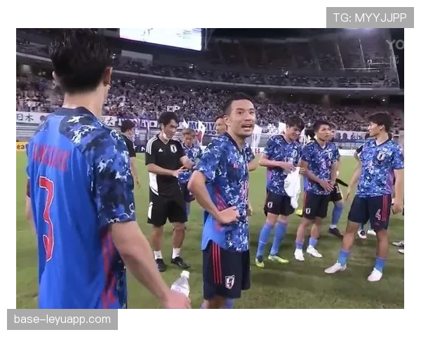 韩国男足东亚杯攻防表现突出,锁定胜局关键因素已形成 韩国男足东亚杯攻防表现突出,锁定胜局关键因素已形成